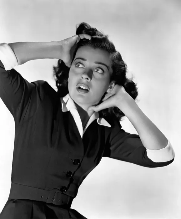 Framed Print : THE UNSEEN, Gail Russell, 1945