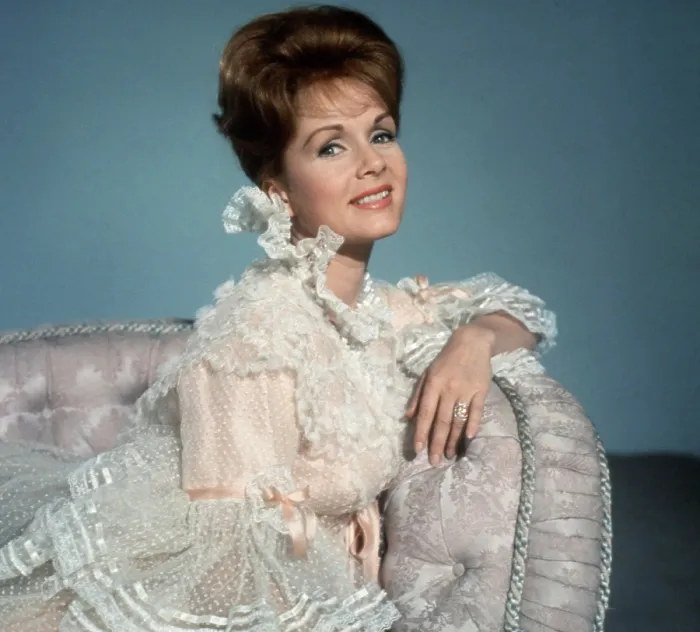 Framed Print : THE UNSINKABLE MOLLY BROWN, Debbie Reynolds, 1964 Framed Print : THE UNSINKABLE MOLLY BROWN, Debbie Reynolds, 1964