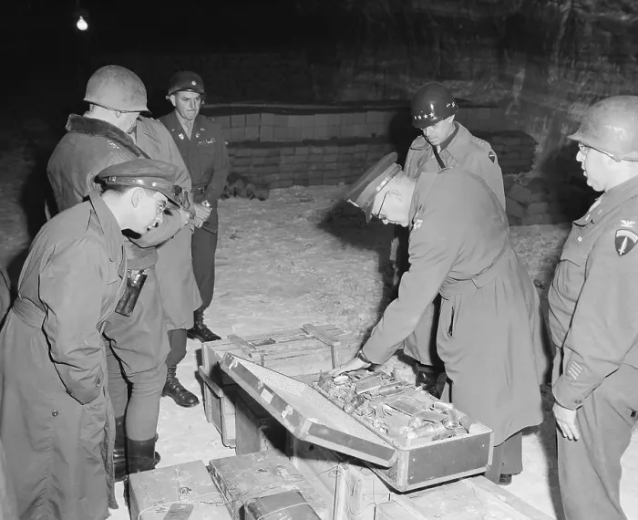 Framed Print : U.S. commanders examine a suitcase of silverware in the Merkers salt mine in Nazi Germany