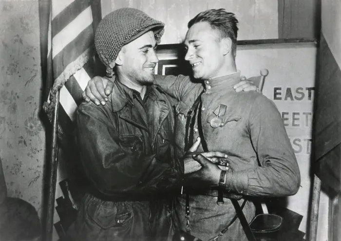 Framed Print : U.S. Lt. William Robertson and Soviet Lt. Alexander Sylvashko embrace Framed Print : U.S. Lt. William Robertson and Soviet Lt. Alexander Sylvashko embrace