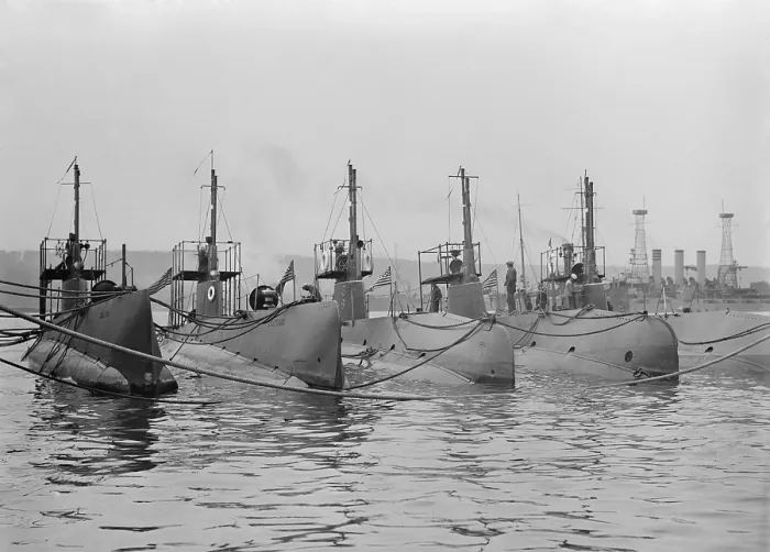 Framed Print : U.S. submarines participating in a naval review in New York City. 1911. L to R: Salem, Grayling, Itarpon, Octopus, Bonita, and in the background, the USS Nebraska
