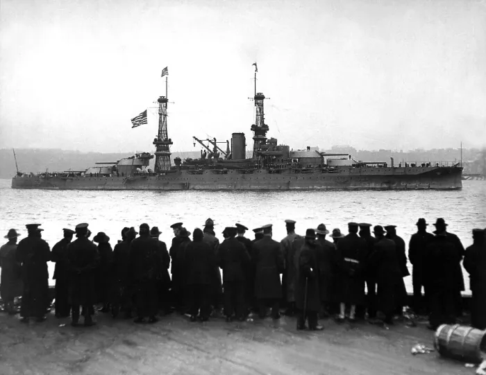 Framed Print : The USS Arizona passing 96th St. Pier in great naval review at New York City. Ca. 1918