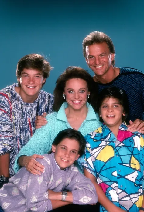 Framed Print : VALERIE, (aka THE HOGAN FAMILY, aka VALERIE'S FAMILY), clockwise from left: Jason Bateman, Valerie Harper, Josh Taylor, Dan Ponce, Jeremy Licht, (1986), 1986-1991