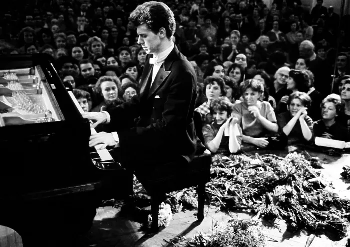 Framed Print : Van Cliburn is the first foreigner to perform at the Palace of Congresses in Moscow, 1962. Courtesy: CSU Archives / Everett Collection