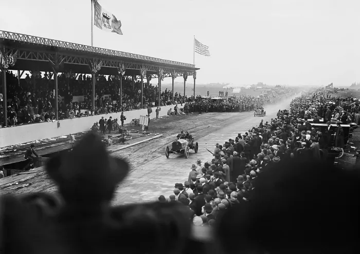 Framed Print : Vanderbilt Cup Auto Race in Nassau County, New York, on October 8, 1908