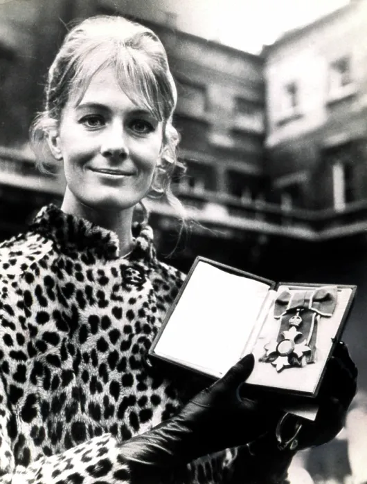 Framed Print : Vanessa Redgrave with her C.B.E. Award, 1968. Courtesy: CSU Archives / Everett Collection Framed Print : Vanessa Redgrave with her C.B.E. Award, 1968. Courtesy: CSU Archives / Everett Collection
