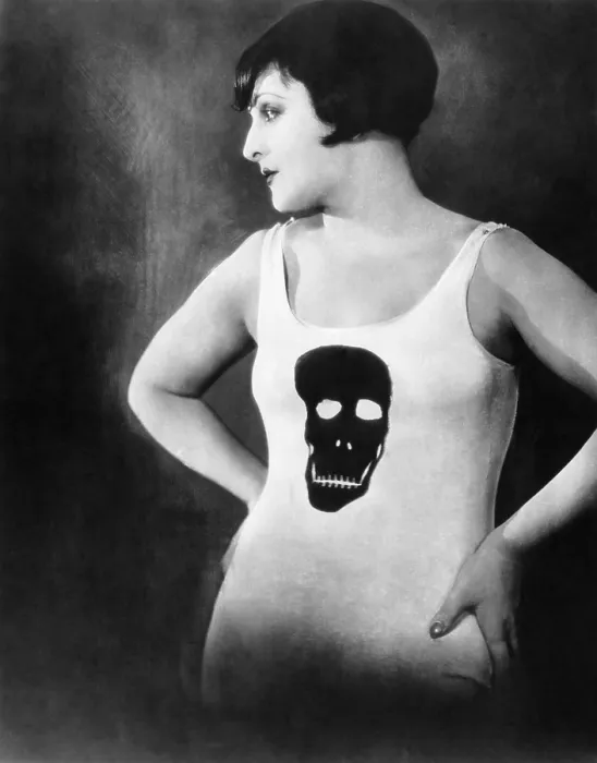 Framed Print : VARIETE, (aka VARIETY, aka JEALOUSY), Lya De Putti, 1925