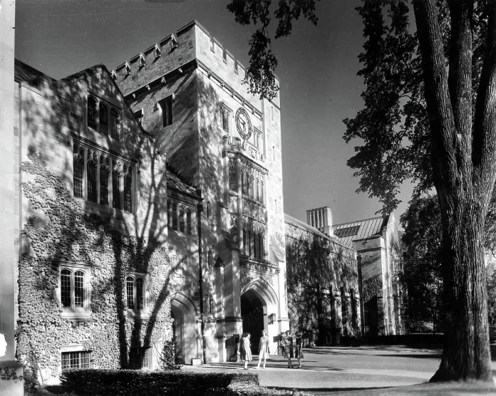 Framed Print : VASSAR COLLEGE, Taylor Hall. Poughkeepsie, NY 1940's.. Courtesy: CSU Archives  /  Everett Collection