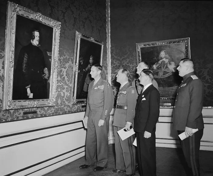 Framed Print : Velazquez Painting returned to Austria in ceremony on Dec. 19, 1948. Philip IV King of Spain is viewed by L-R: Gen. Mark Clark; Gen. Emile Bethourart; Gen