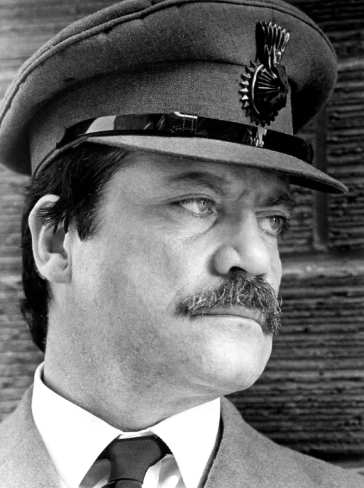 Framed Print : VENOM, Oliver Reed, 1981, (c)Paramount / courtesy Everett Collection Framed Print : VENOM, Oliver Reed, 1981, (c)Paramount / courtesy Everett Collection