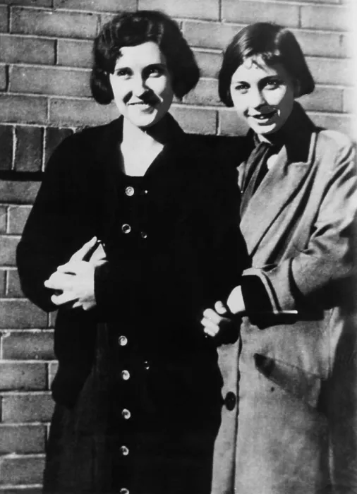 Framed Print : Victims of the 1931 Phoenix Trunk Murders. Mrs. Agnes Ann LeRoi (left) and Miss Hedwig Samuelson. Ca. 1931. Mrs. Winnifred Ruth Judd was convicted of their murders