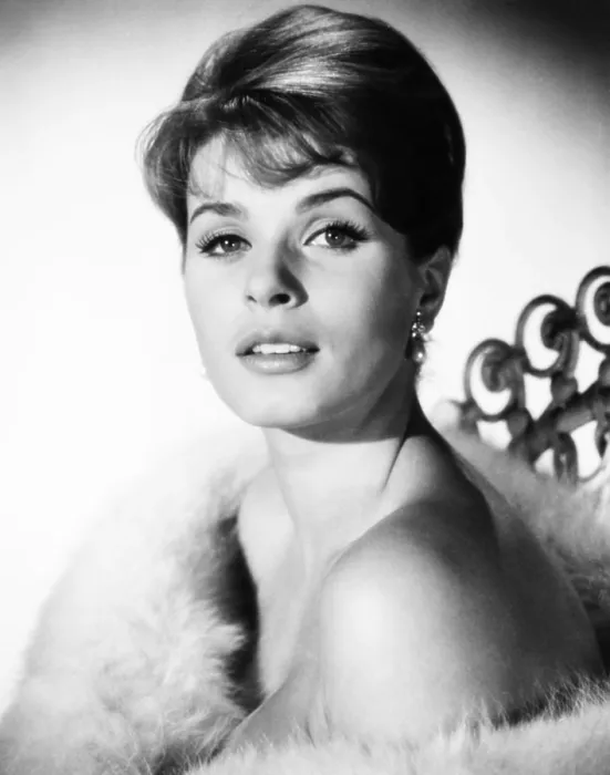Framed Print : THE VICTORS, Senta Berger, 1963 Framed Print : THE VICTORS, Senta Berger, 1963
