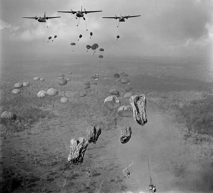 Framed Print : Vietnam War. In March 1963, 840 South Vietnamese paratroopers jump from US Air Force C-123 planes in a strike against Viet Cong in the Tay Ninh Province of South Vietnam Framed Print : Vietnam War. In March 1963, 840 South Vietnamese paratroopers jump from US Air Force C-123 planes in a strike against Viet Cong in the Tay Ninh Province of South Vietnam