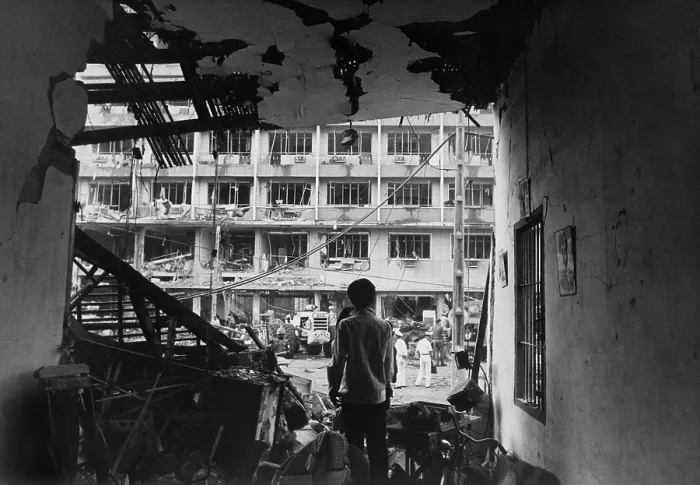 Framed Print : Vietnam War. Ruins of a US Officers quarters after a Viet Cong bomb attack in Saigon