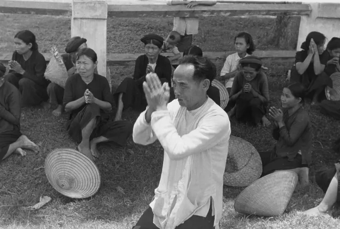 Framed Print : Vietnamese refugees from the First Indo-Chinese War (1946-1954) in Thailand in 1955. Photo title is 'Prayer for Refuge' Framed Print : Vietnamese refugees from the First Indo-Chinese War (1946-1954) in Thailand in 1955. Photo title is 'Prayer for Refuge'