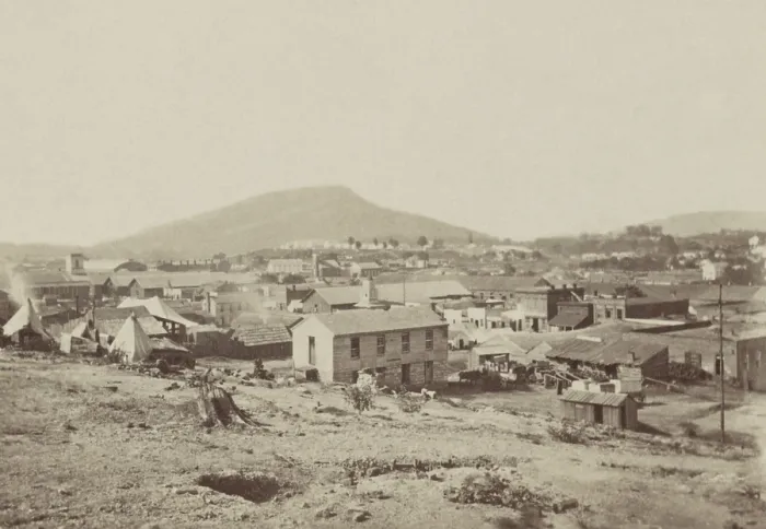 Framed Print : View of Chattanooga with Lookout Mountain in the distance during the US Civil War. The Union Army retreated to the city after losing the Battle of Chickamauga, Sept. 19, 1863 Framed Print : View of Chattanooga with Lookout Mountain in the distance during the US Civil War. The Union Army retreated to the city after losing the Battle of Chickamauga, Sept. 19, 1863