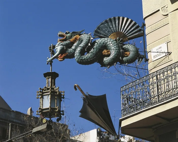 Framed Print : VILASECA I CASANOVAS, Josep (1848-1910). Bruno Quadros House or Umbrella House. 1896. SPAIN. CATALONIA. Barcelona. Ramblas. Detail of the dragon that decorates the faade