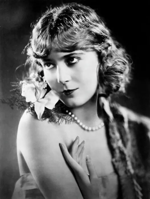 Framed Print : Vilma Banky, 1925