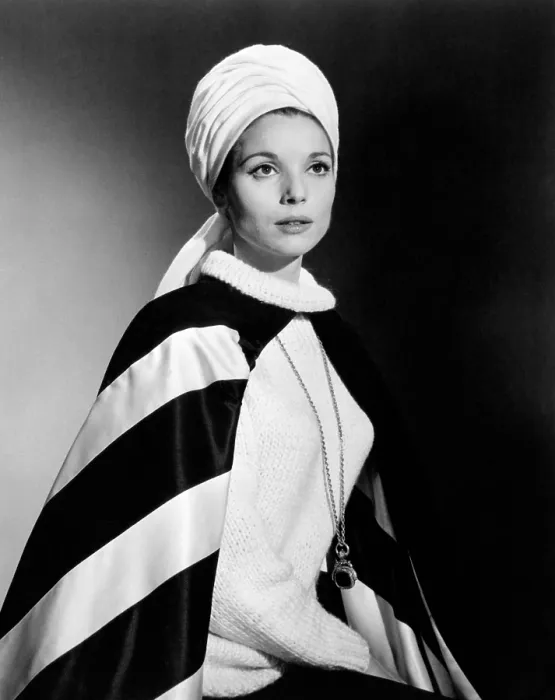 Framed Print : THE V.I.P.S, Elsa Martinelli, 1963 Framed Print : THE V.I.P.S, Elsa Martinelli, 1963