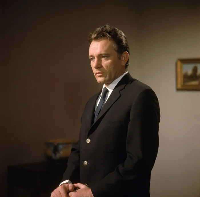 Framed Print : THE V.I.P.S, Richard Burton, 1963