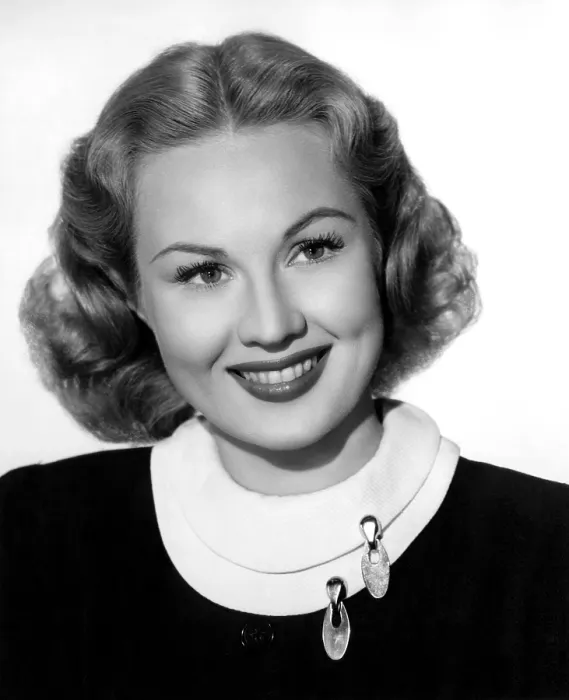 Framed Print : Virginia Mayo, ca. late 1940s Framed Print : Virginia Mayo, ca. late 1940s