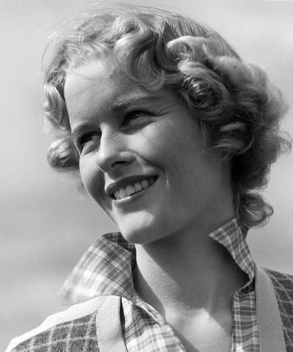 Framed Print : Virginia McKenna, 1953 Framed Print : Virginia McKenna, 1953
