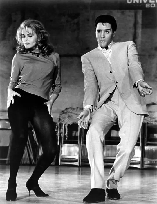 Framed Print : VIVA LAS VEGAS, Ann-Margret, Elvis Presley, 1964 Framed Print : VIVA LAS VEGAS, Ann-Margret, Elvis Presley, 1964