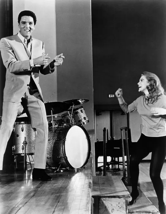 Framed Print : VIVA LAS VEGAS, from left, Elvis Presley, Ann-Margret, 1964