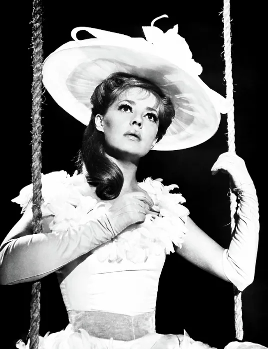 Framed Print : VIVA MARIA!, Jeanne Moreau, 1965 Framed Print : VIVA MARIA!, Jeanne Moreau, 1965