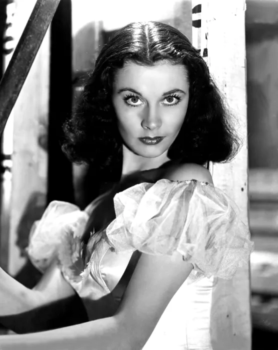 Framed Print : VIVIEN LEIGH, 1939 Framed Print : VIVIEN LEIGH, 1939
