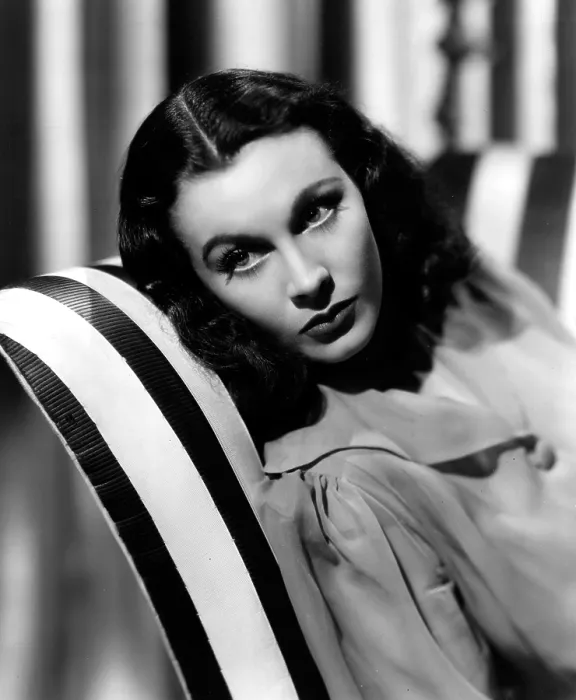 Framed Print : Vivien Leigh, 1940 Framed Print : Vivien Leigh, 1940