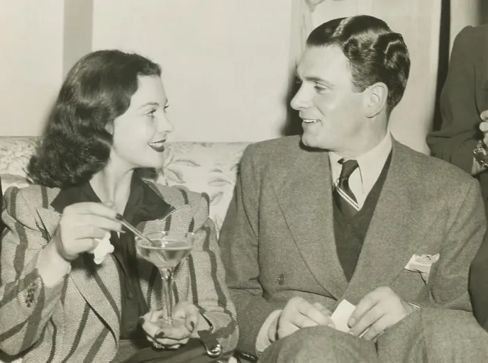 Framed Print : Vivien Leigh and Laurence Olivier in Atlanta, Georgia, Dec. 12, 1939. Vivien Leigh was there for the World Premiere of GONE WITH THE WIND, on Dec. 15, at Lowe's Theater