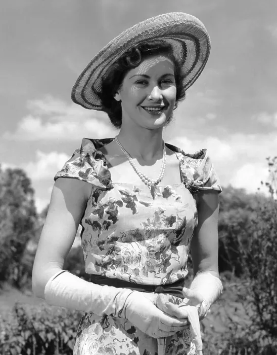 Framed Print : WHERE NO VULTURES FLY, (aka IVORY HUNTER), Dinah Sheridan, 1951 Framed Print : WHERE NO VULTURES FLY, (aka IVORY HUNTER), Dinah Sheridan, 1951