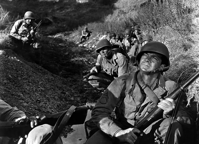 Framed Print : A WALK IN THE SUN, Dana Andrews, 1945 Framed Print : A WALK IN THE SUN, Dana Andrews, 1945