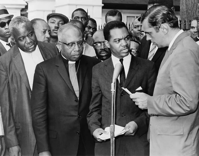 Framed Print : Walter Fauntroy (second from right), Bishop Smallwood Williams and others protest the arrest of Martin Luther King outside the Executive Mansion in Albany, Ga. 1962 Framed Print : Walter Fauntroy (second from right), Bishop Smallwood Williams and others protest the arrest of Martin Luther King outside the Executive Mansion in Albany, Ga. 1962