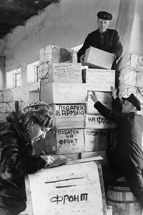 Framed Print : Warehouse supplies during the World War 2, Siege of Leningrad, ca. 1942. From Sept 1941 to Jan