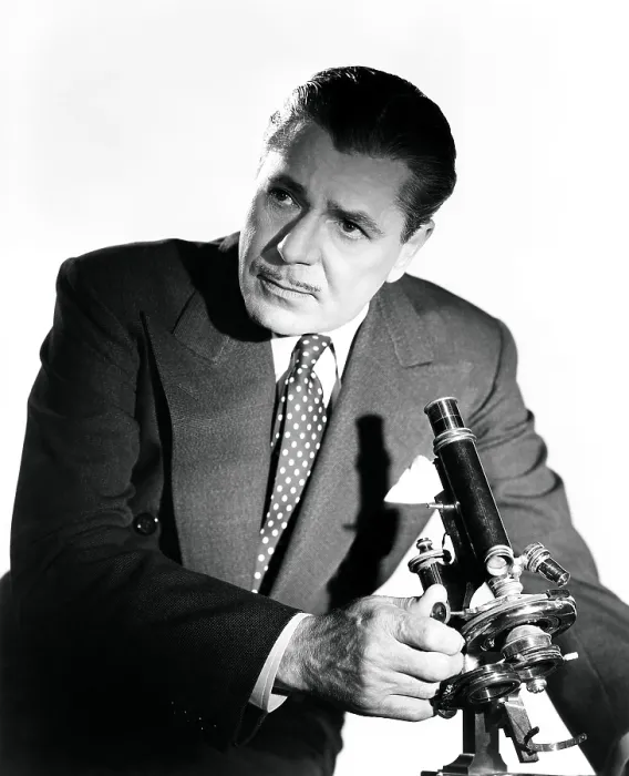 Framed Print : Warner Baxter, in one of the ten Crime Doctor films he made between 1940-49 Framed Print : Warner Baxter, in one of the ten Crime Doctor films he made between 1940-49