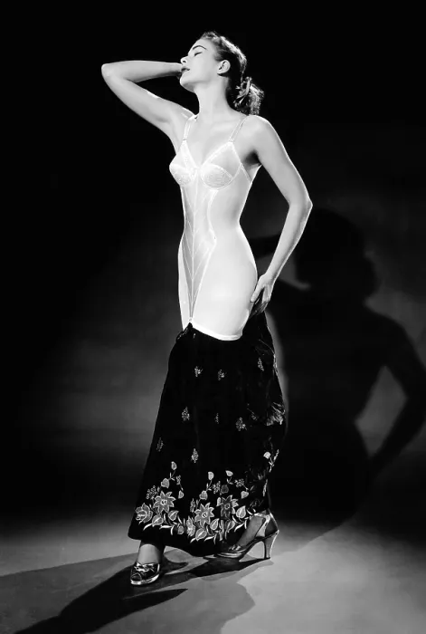 Framed Print : Warner corset provided full body control, replacing the boned corsets with nylon and other new synthetic fabrics. 1951. (CSU_ALPHA_1315) CSU Archives / Everett Collection
