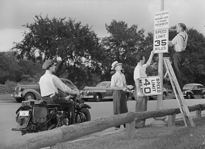 Framed Print : Washington, D.C. speed limits were lowered from 40 to 35 MPH to conserve gas during World War 2. Sept. 1942. (BSLOC_2013_14_170)