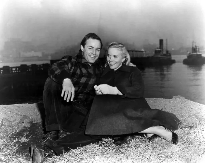 Framed Print : ON THE WATERFRONT, Marlon Brando, Eva Marie Saint, 1954