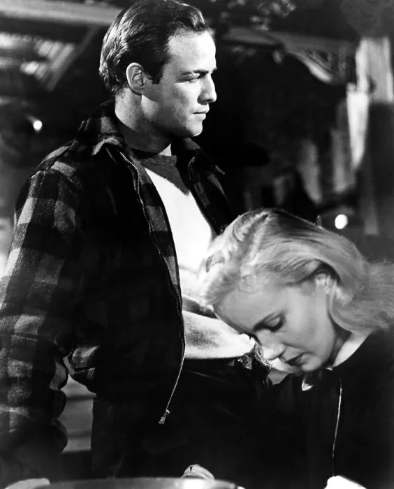 Framed Print : ON THE WATERFRONT, Marlon Brando, Eva Marie Saint, 1954