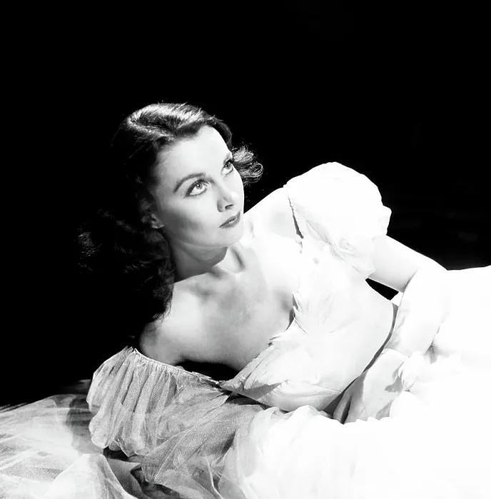 Framed Print : WATERLOO BRIDGE, Vivien Leigh, 1940 Framed Print : WATERLOO BRIDGE, Vivien Leigh, 1940