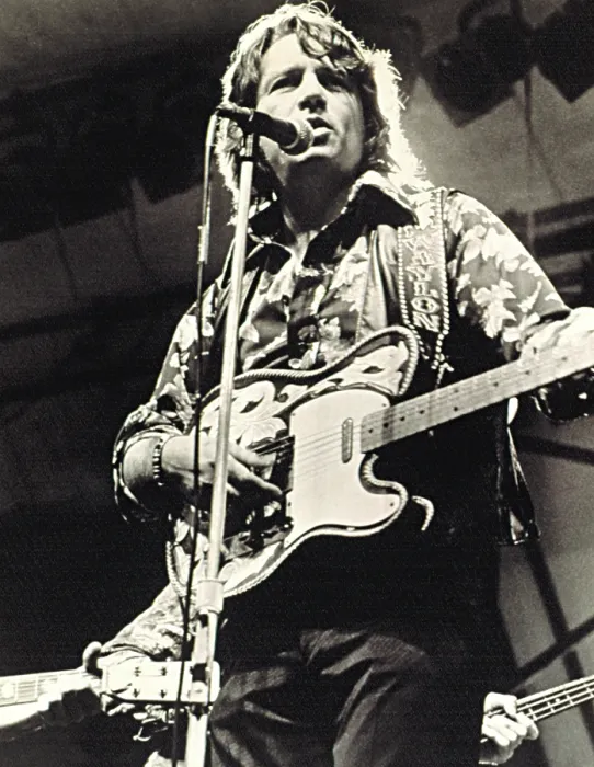 Framed Print : WAYLON JENNINGS in concert, c. 1974. Courtesy: CSU Archives  /  Everett Collection