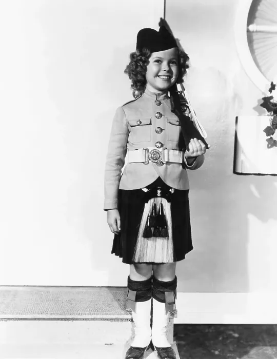 Framed Print : WEE WILLIE WINKIE, Shirley Temple, 1937, 20th Century Fox, TM & Copyright / courtesy Everett Collection