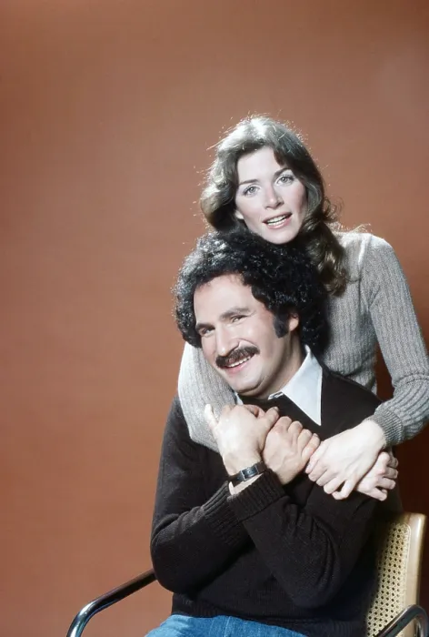 Framed Print : WELCOME BACK, KOTTER, from front, Gabe Kaplan, Marcia Strassman, 1975-79 Framed Print : WELCOME BACK, KOTTER, from front, Gabe Kaplan, Marcia Strassman, 1975-79
