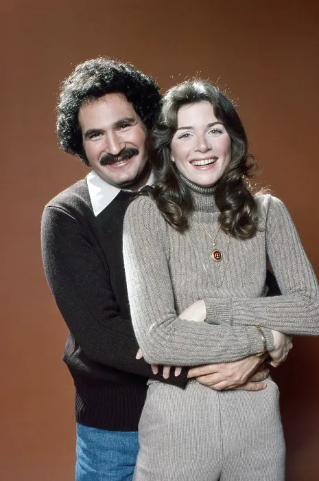 Framed Print : WELCOME BACK, KOTTER, from left, Gabe Kaplan, Marcia Strassman, 1975-79