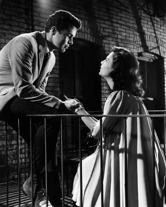 Framed Print : WEST SIDE STORY, from left, Richard Beymer, Natalie Wood, 1961