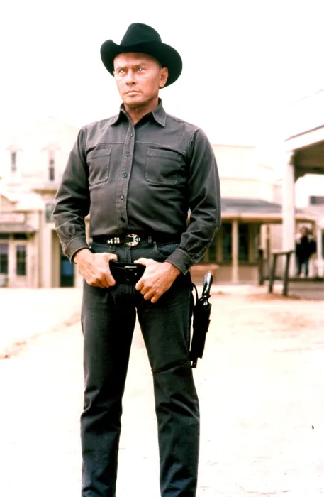 Framed Print : WESTWORLD, Yul Brynner, 1973