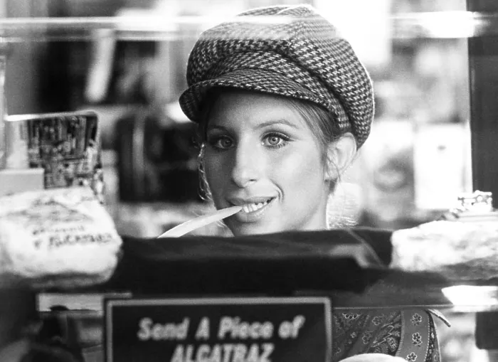 Framed Print : WHAT'S UP, DOC?, Barbra Streisand, 1972