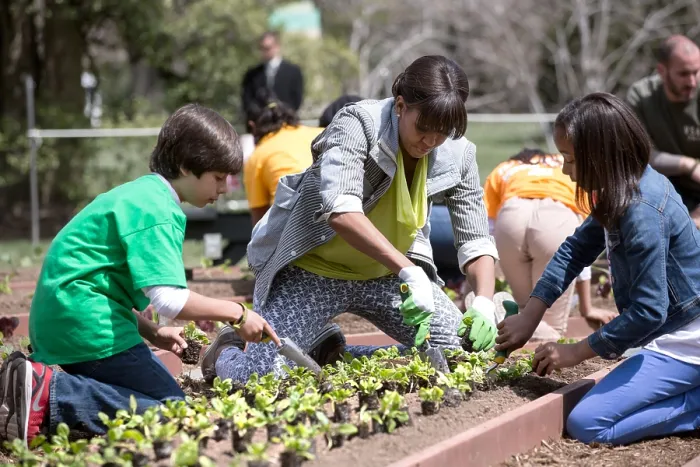 Framed Print : White House Kitchen Garden spring planting with Michelle Obama and School children. South Lawn, April 4, 2013 (BSLOC_2015_13_175)
